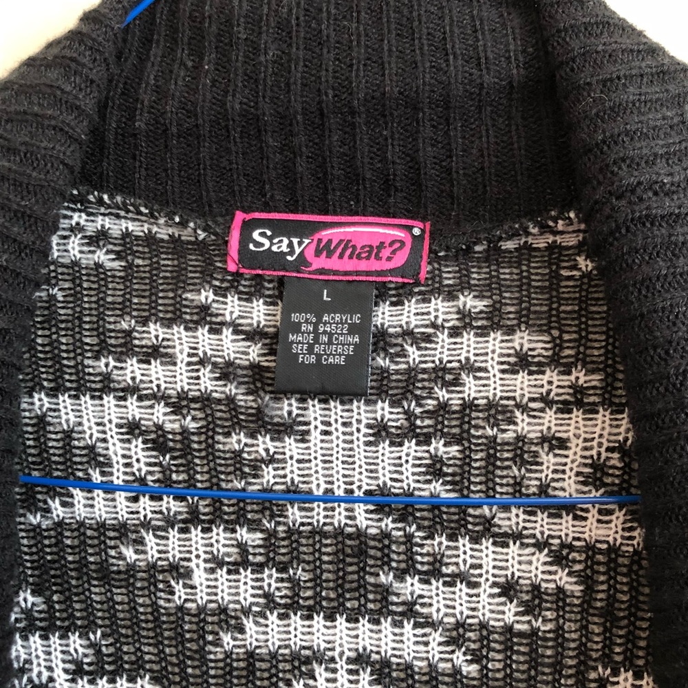 Patterned cardigan! - Picture 2 of 2